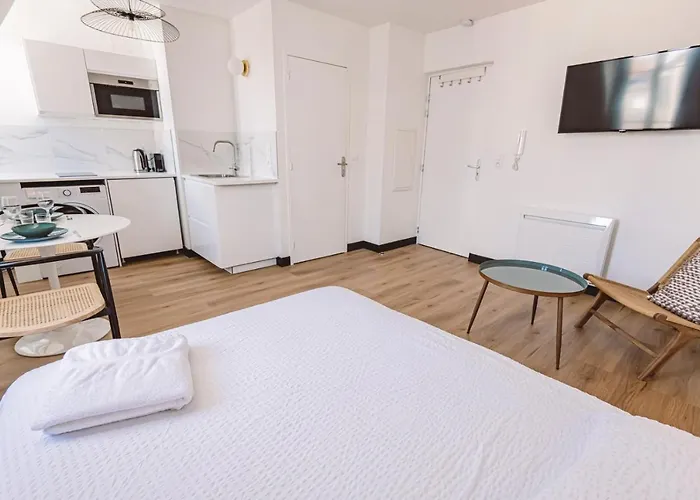 Apartment - Place Du Forum - Cathedrale - Center Reims